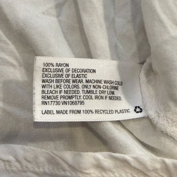 Lilly Pulitzer White Cover Up with Pink Embroidery - Picture 6 of 7